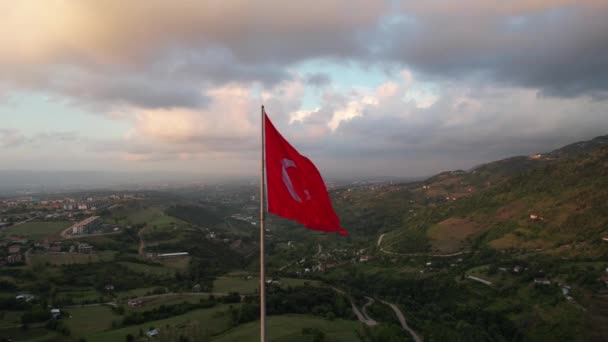 Turkish Flag Aerial Turkish Flag Green Valley — Vídeo de Stock