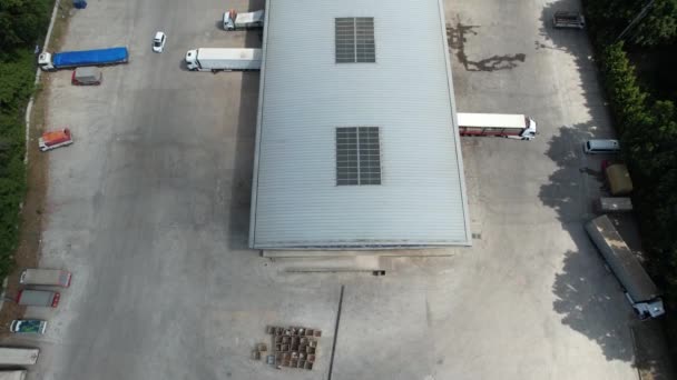 Logistics Warehouse Aerial Logistics Warehouse Trucks — Stockvideo