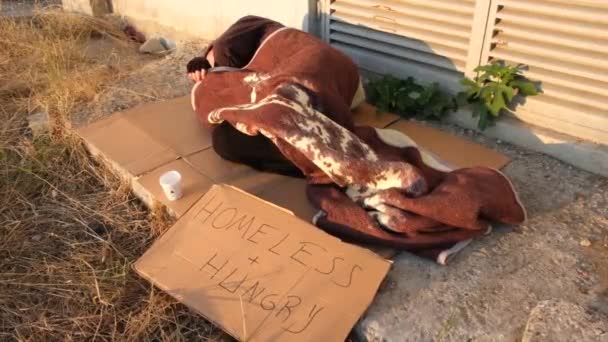 Homeless Hungry Homeless Sleeping Sidewalk — 图库视频影像