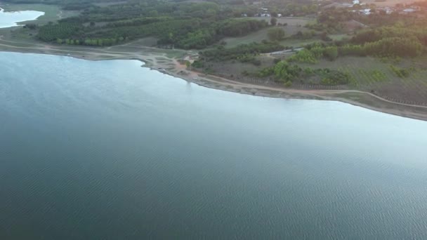 Lake Coastline Aerial Lake Coastline Reflection — ストック動画