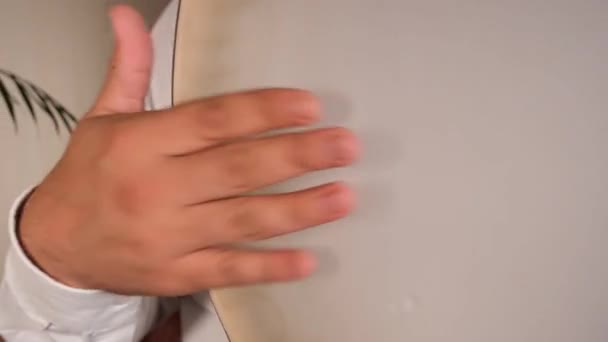 Orientalische Trommel Nahaufnahme Mann Spielt Orientalische Trommel Mit Der Hand — Stockvideo