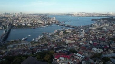 İstanbul 'da Boğaz, Hava Boğazı manzarası ve Altın Boynuz, hindi 