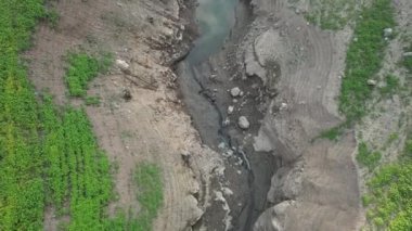 Kurumuş akarsu, havadan kurumuş akarsu.