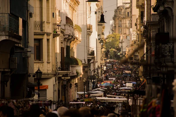 Ulice Mnoha Lidmi Tradiční San Telmos Veletrhu Typické Buenos Aires — Stock fotografie