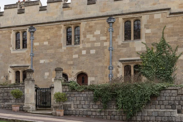 House Arched Windows Made Honey Coloured Stone Based Grounds Castle Stock Kép