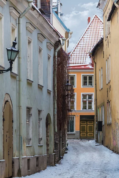 Perspectief Uitzicht Flatgebouwen Aan Vaimu Straat Bewolkte Winterdag Tallinn Old — Stockfoto