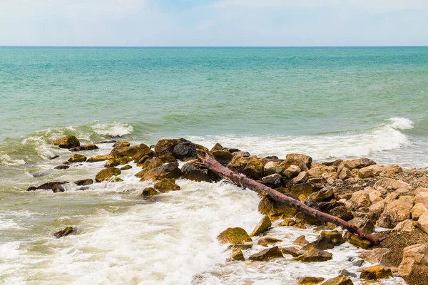 Dilapidated Mole Surf Sea Horizon Far Away — Stok fotoğraf