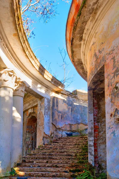Edificio Abandonado Del Antiguo Restaurante Cima Del Monte Akhun Soleado —  Fotos de Stock