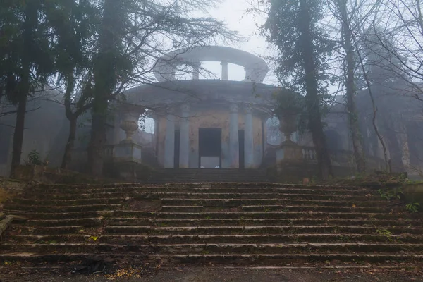 Abandoned Building Former Restaurant Top Mount Akhun Dense Fog Sochi — стоковое фото