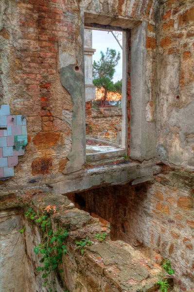 Stanza Interna Con Spazio Vuoto Nel Muro Della Vecchia Villa — Foto Stock