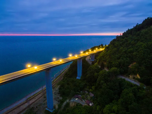 Vista Drone Viaduto Iluminado Zubova Schel Montanha Com Floresta Fundo — Fotografia de Stock