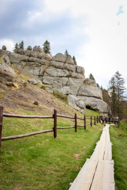 Batı Ukrayna Kalesi, Tustan, Karpatlar, tarihi ve kültürel rezerv, savunma noktası, Urich köyü