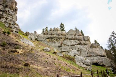Batı Ukrayna Kalesi, Tustan, Karpatlar, tarihi ve kültürel rezerv, savunma noktası, Urich köyü