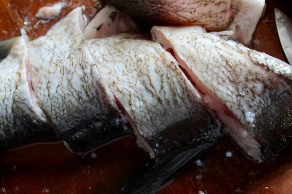 Fisk Bitar Redo För Matlagning — Stockfoto