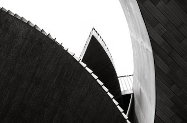 Farklı şekil ve dokuların siyah ve beyaz geometrik soyutlanması