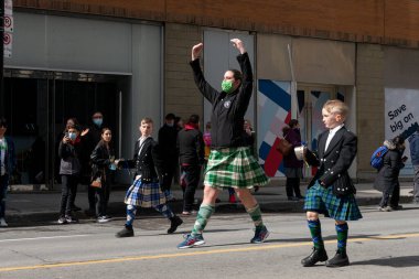Toronto, ON, Kanada 20 Mart 2022: Toronto 'nun merkezindeki Aziz Patrick Günü Geçit Töreni 17 Mart' ta Uluslararası Kutlanan Dini Tatil Günüdür.