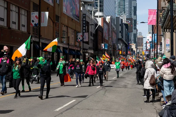 Toronto Canadá Marzo 2022 Gente Participa Desfile Del Día San — Foto de Stock