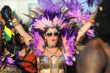 TORONTO, ON, Kanada - 4 AĞUSTOS 2019: Toronto Karayip Karnavalı Büyük Geçit Töreni