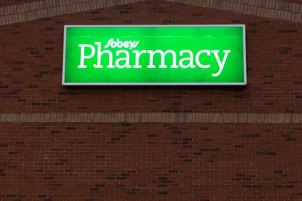 トロント カナダ 2021年12月3日 カナダの小売業のロゴとブランドサイン Sobeys Pharmacy Torton — ストック写真