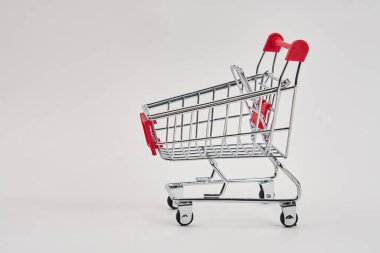 Açık arkaplan alışveriş süpermarket servisi üzerine boş tramvay