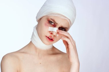 Estetik ameliyat, çıplak omuzlu stüdyo yaşam tarzı.