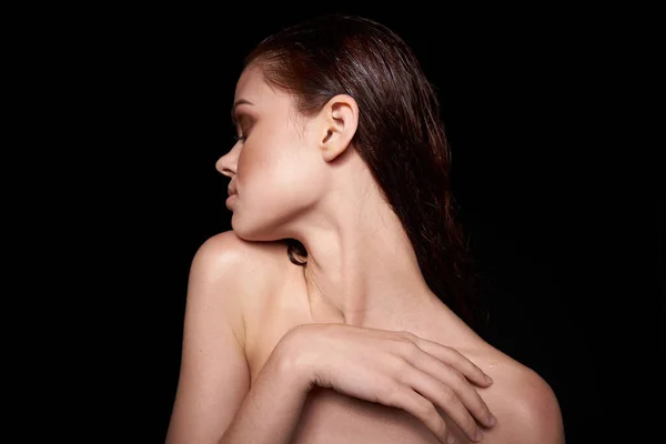 Сексуальная женщина эмоции жесты руки голые плечи крупным планом Стоковое Фото