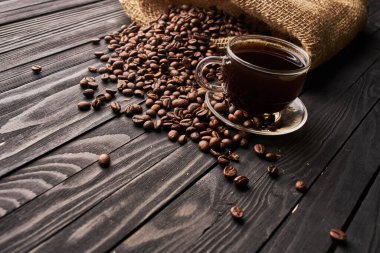 Bir fincan kahve espresso canlandırıcı kafein kalıbı.