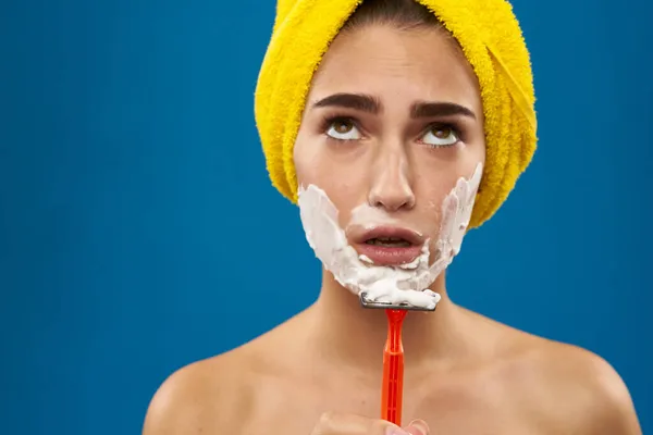 Wanita cantik kulit telanjang bersih bercukur mandi Gaya hidup — Stok Foto