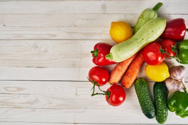 Sebze vitaminler organik gıda mutfak ürünleri ahşap arka plan