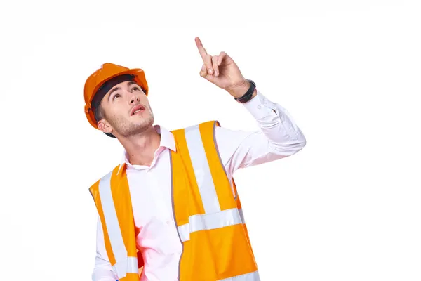 Homme en orange dur chapeau ingénieur travail professionnels construction — Photo