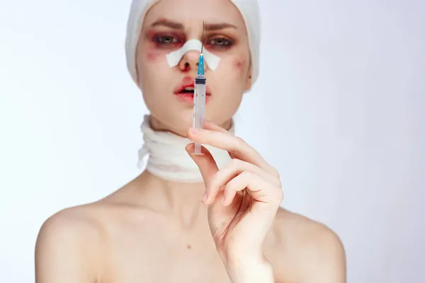 Портрет женщины пластической хирургии операции голые плечи студийный образ жизни — стоковое фото
