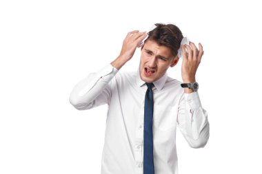 Bir kişinin çalışması memnuniyetsizlik duygularının izole edilmesidir.