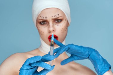 Güzel kadın estetik yüz cerrahisi kliniği vücut bakımı tecrit edilmiş arka plan