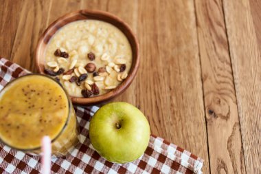 meyve tabağı tatlı kahvaltı aperatifi sağlıklı yiyecek vitaminleri