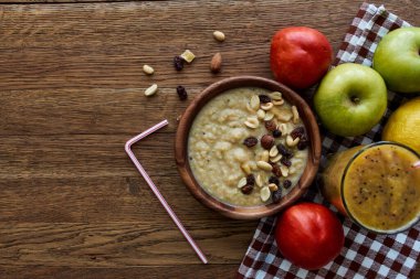 meyve tabağı tatlı kahvaltı aperatifi sağlıklı yiyecek vitaminleri