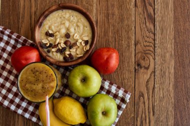 meyve tabağı tatlı kahvaltı aperatifi sağlıklı yiyecek vitaminleri