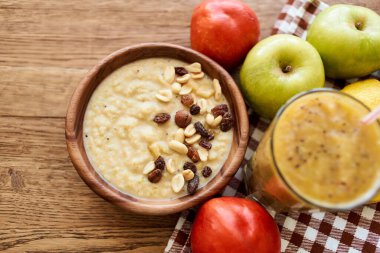 meyve tabağı tatlı kahvaltı aperatifi sağlıklı yiyecek vitaminleri