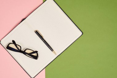 Not defteri belgeleri ofis aksesuarları iş araçları üst görünüm