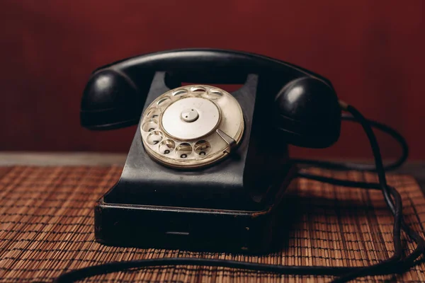 Iletişim antika telefon klasik retro tarzı teknoloji — Stok fotoğraf