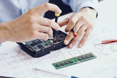 Aletler teknoloji elektronik bilgisayar parçaları mikro devreler tamir