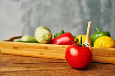 gıda vitaminleri organik gıda mutfak ürünleri ahşap arka plan