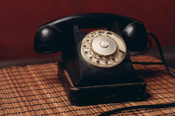 Iletişim antika telefon klasik retro tarzı teknoloji — Stok fotoğraf