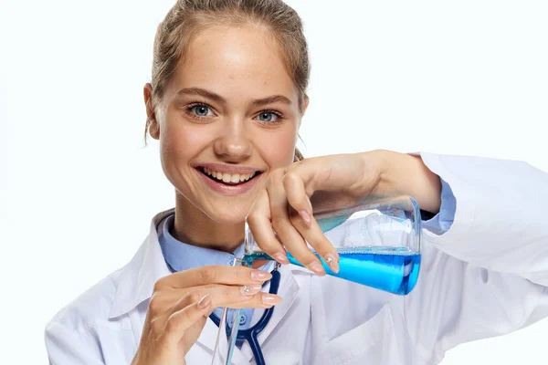 Infermiere maschera medica guanti blu ospedale stetoscopio — Foto Stock