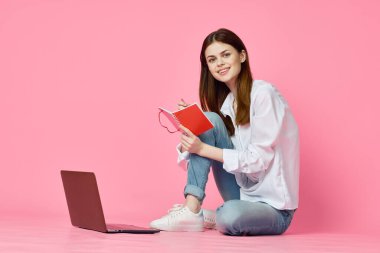 öğrenci dizüstü bilgisayarı eğitimi internet pembe teknoloji geçmişi