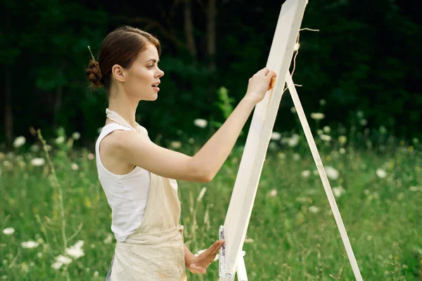 Frau Künstler Kunst Zeichnung Natur Landschaft Hobby — Stockfoto