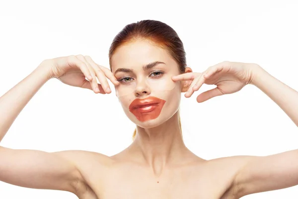 Hübsche Frau nackte Schultern Lippenmaske Hautpflege — Stockfoto
