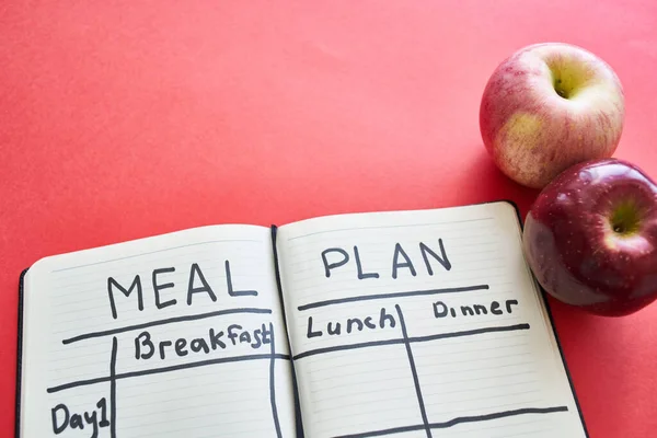 Notebook met voeding plan fruit dieet fitness gezondheid — Stockfoto