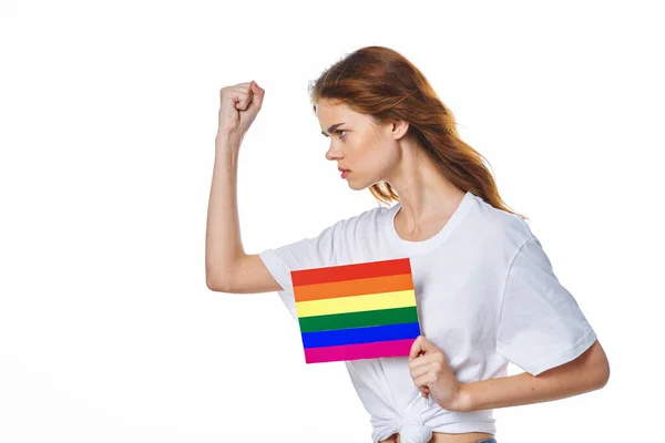 Mujer vistiendo camiseta blanca lgbt bandera inventor comunidad —  Fotos de Stock