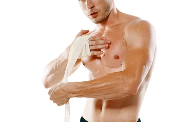 アスレチック男性は裸の胴のボクサーフィットネス運動包帯腕を筋肉 — ストック写真