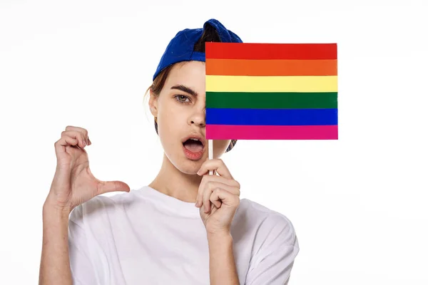 Kobieta z flagą lgbt transgenderowe tle społeczności światło — Zdjęcie stockowe